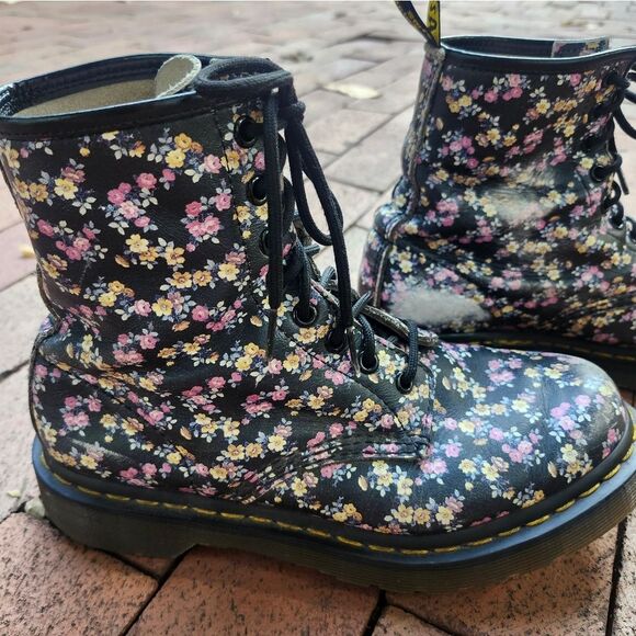 "Doc" Dr. Martens 1460W Clemency Boots Sz.8 Punk Rock Scuffed! Nothing Missing! - Picture 2 of 14
